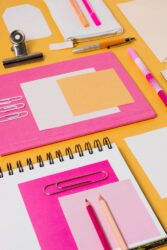 kit de materiais institucionais